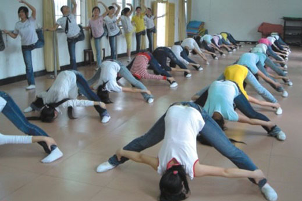 郑州金融学校舞蹈教室