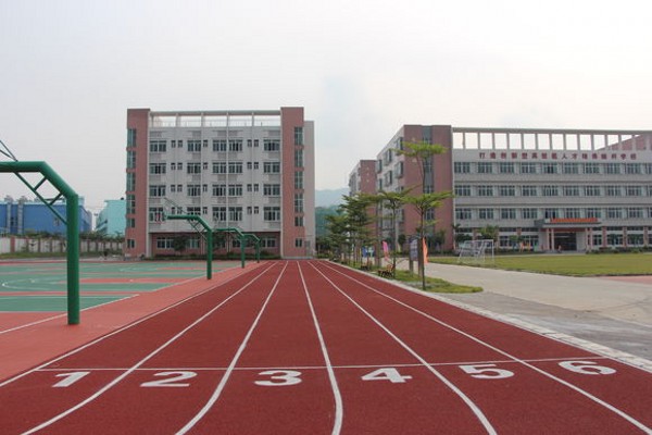 学校跑道